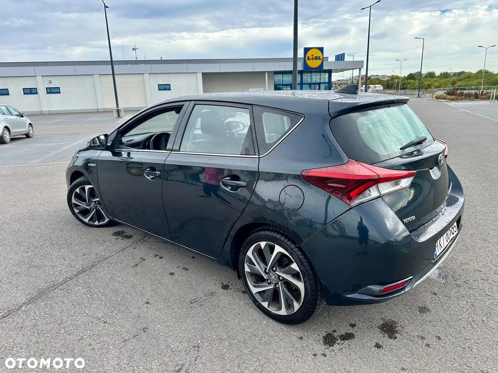 Toyota Auris 2015 photo 3
