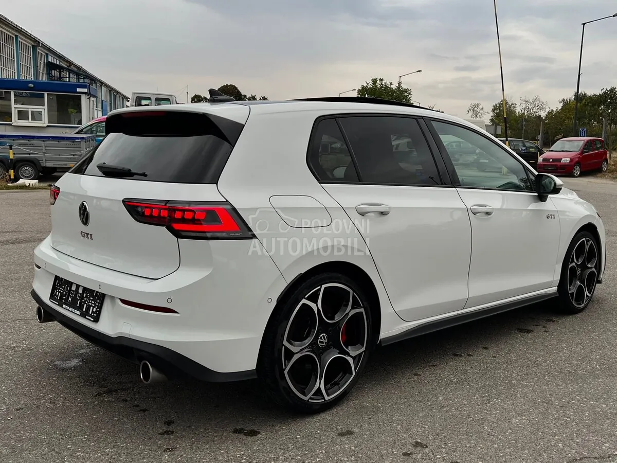 Volkswagen Golf 8 2024 photo 3