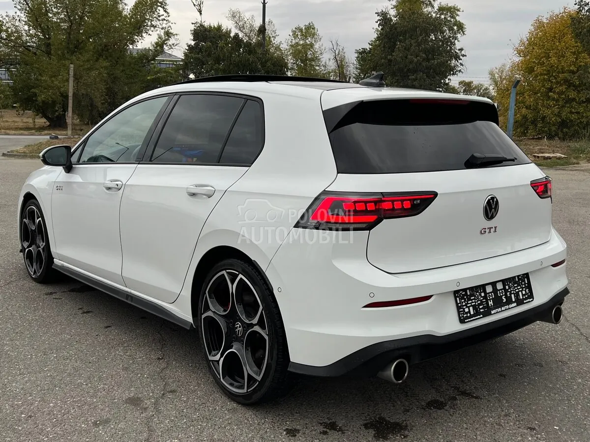 Volkswagen Golf 8 2024 photo 2