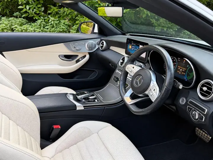 Mercedes-Benz C-Class 2019 photo 2