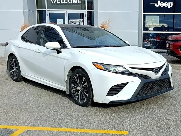 Toyota Camry 2020 photo 2