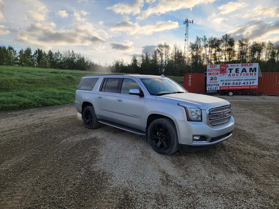 GMC Yukon 2017 photo 2