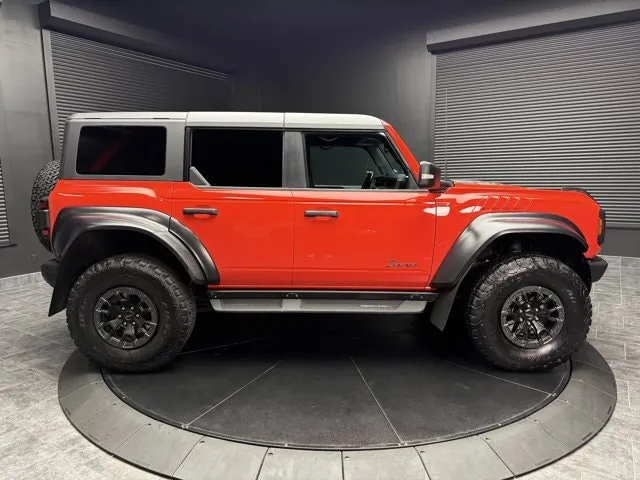 Ford Bronco 2023 photo 2
