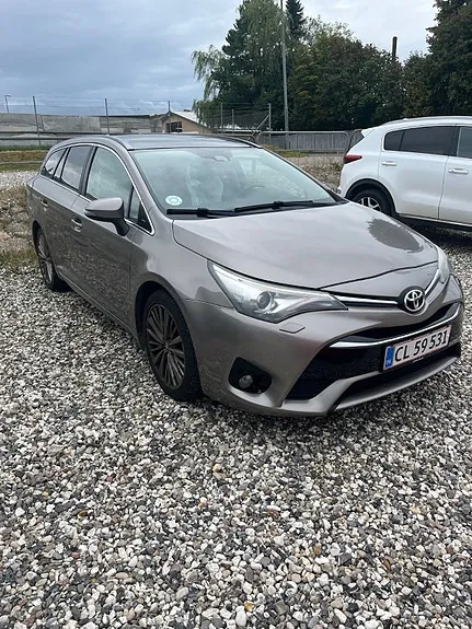 Toyota Avensis 2015 photo 3