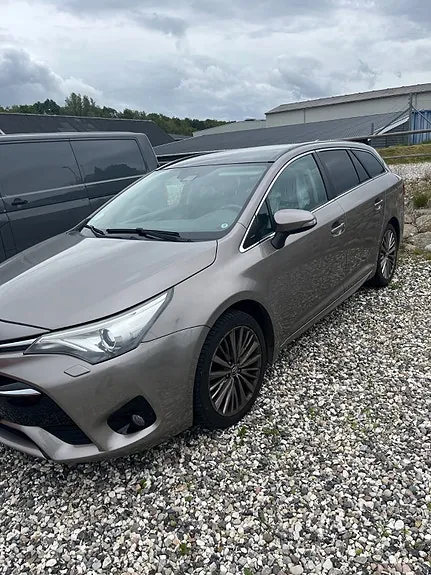 Toyota Avensis 2015 photo 4