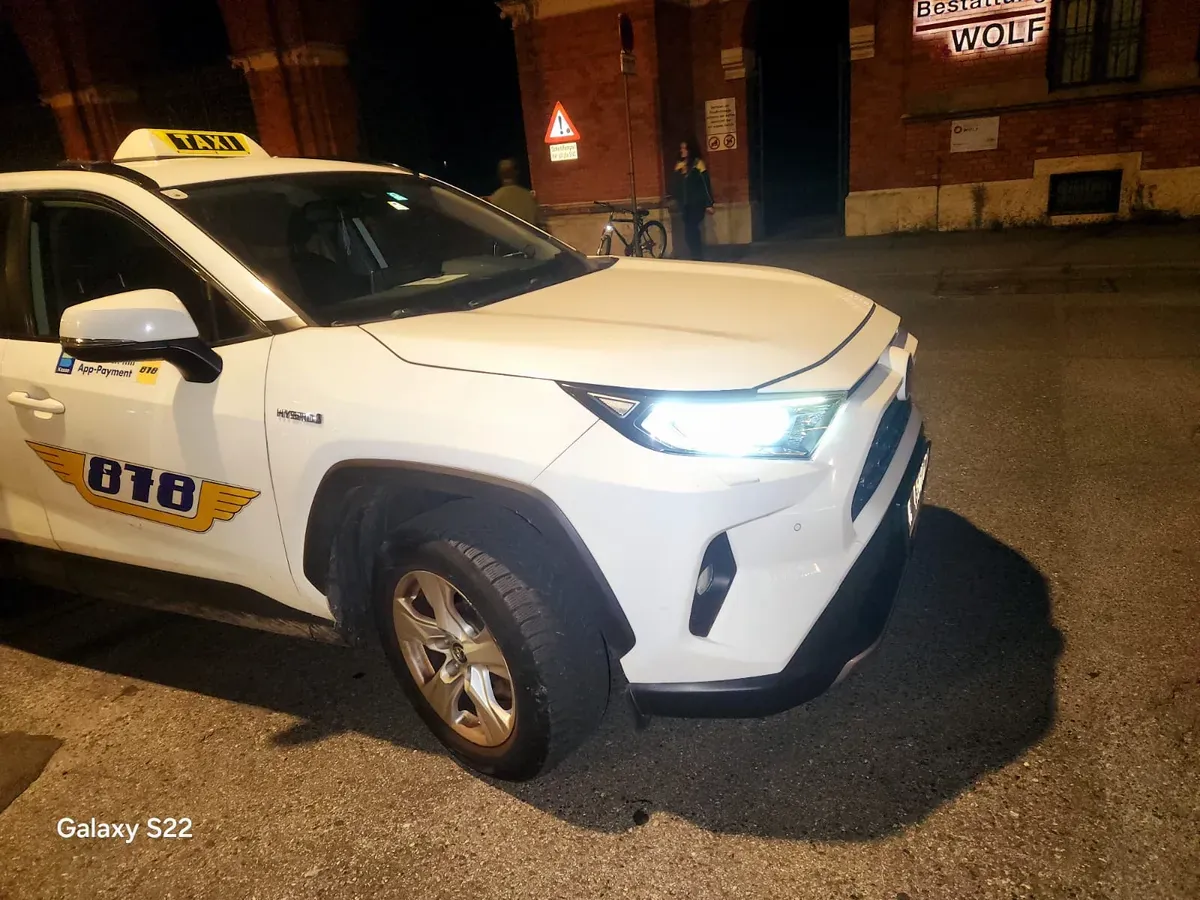 Toyota Rav4 2022 photo 2