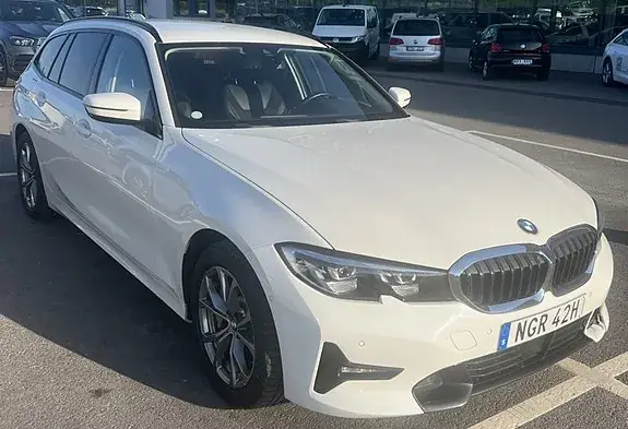 BMW 330E 2021 photo 2