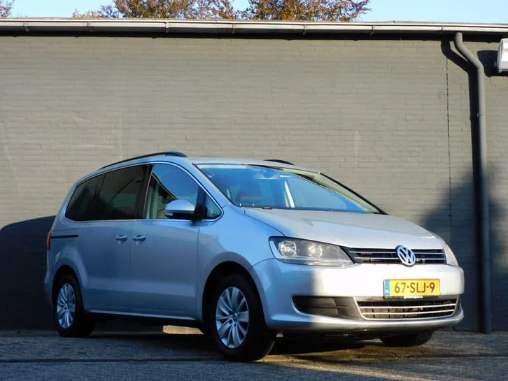 Volkswagen Sharan 2011 photo 2