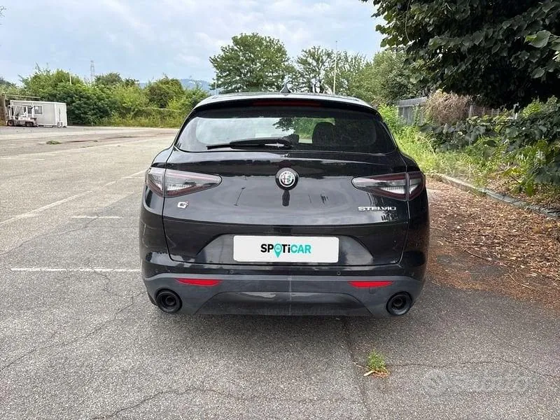Alfa Romeo Stelvio 2024 photo 4