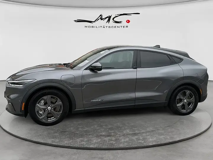 Ford Mustang Mach-E 2021 photo 2
