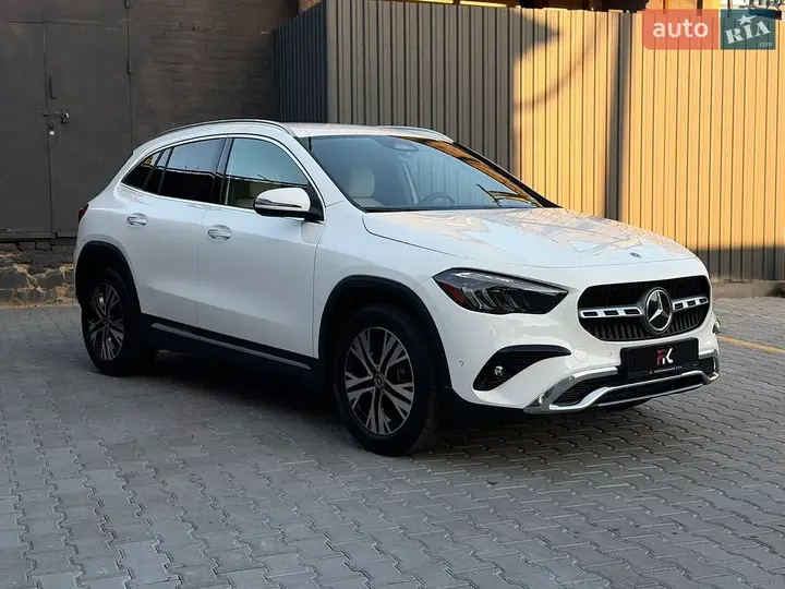 Mercedes-Benz Gla 2024 photo 2