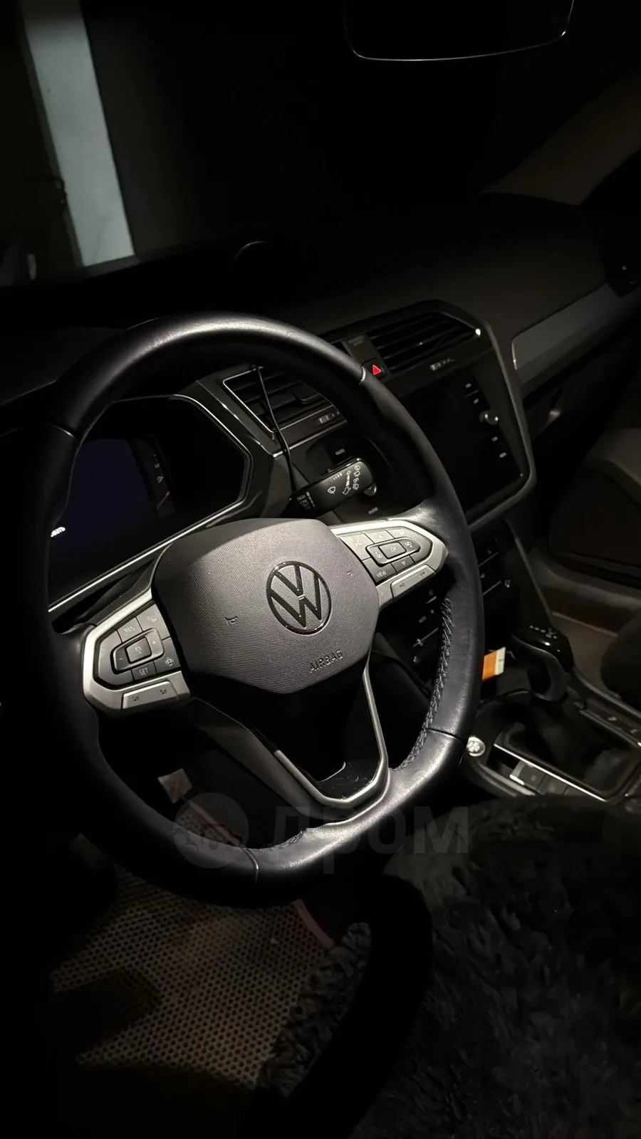 Volkswagen Tiguan 2021 photo 2