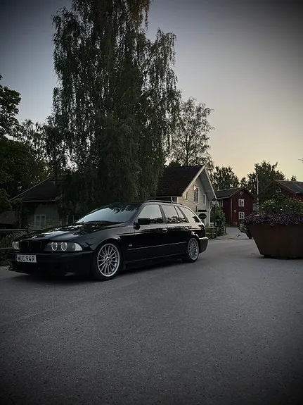BMW 525I