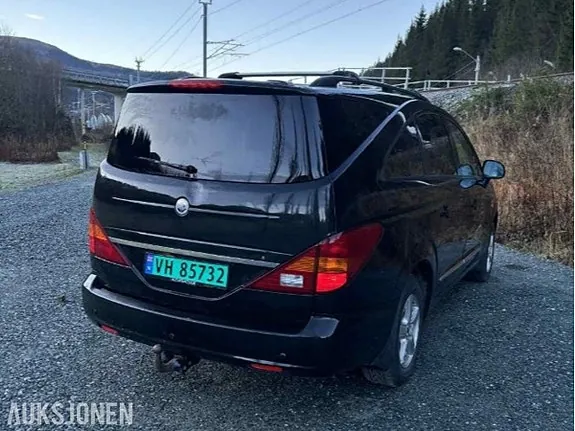 KG Mobility Rodius 2011 photo 3