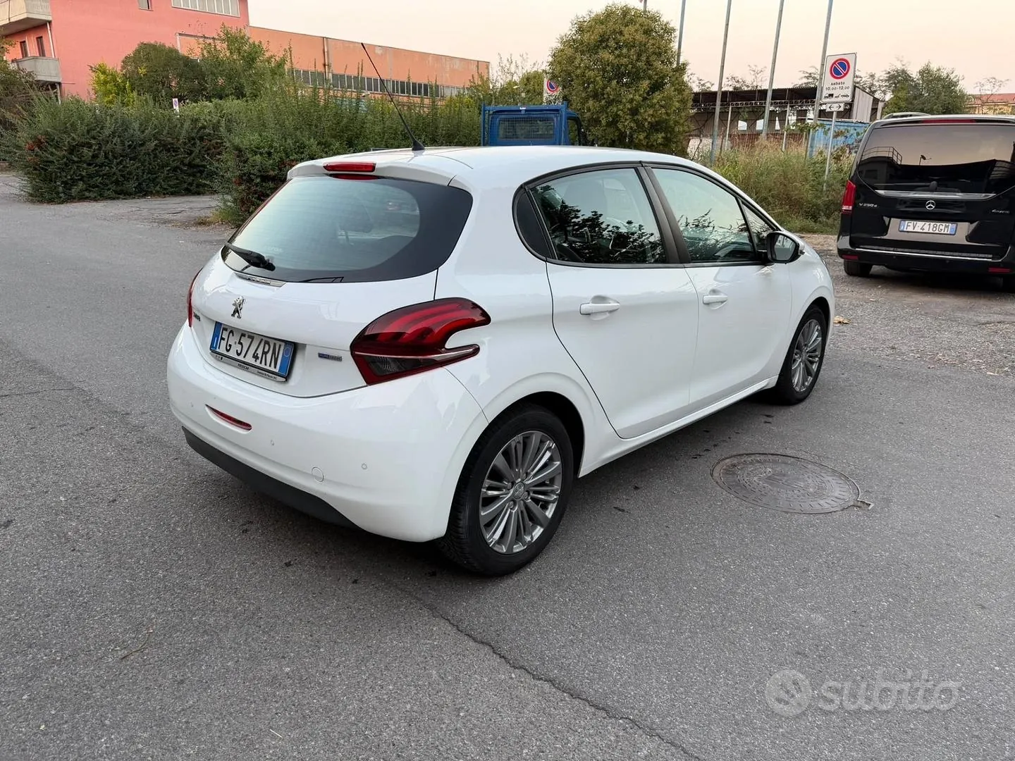 Peugeot 208 2016 photo 2