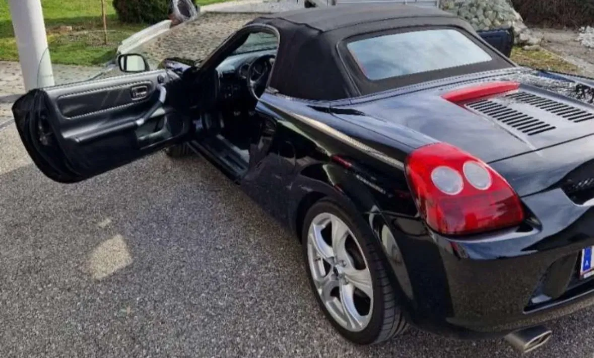 Toyota Mr2 2003 photo 2