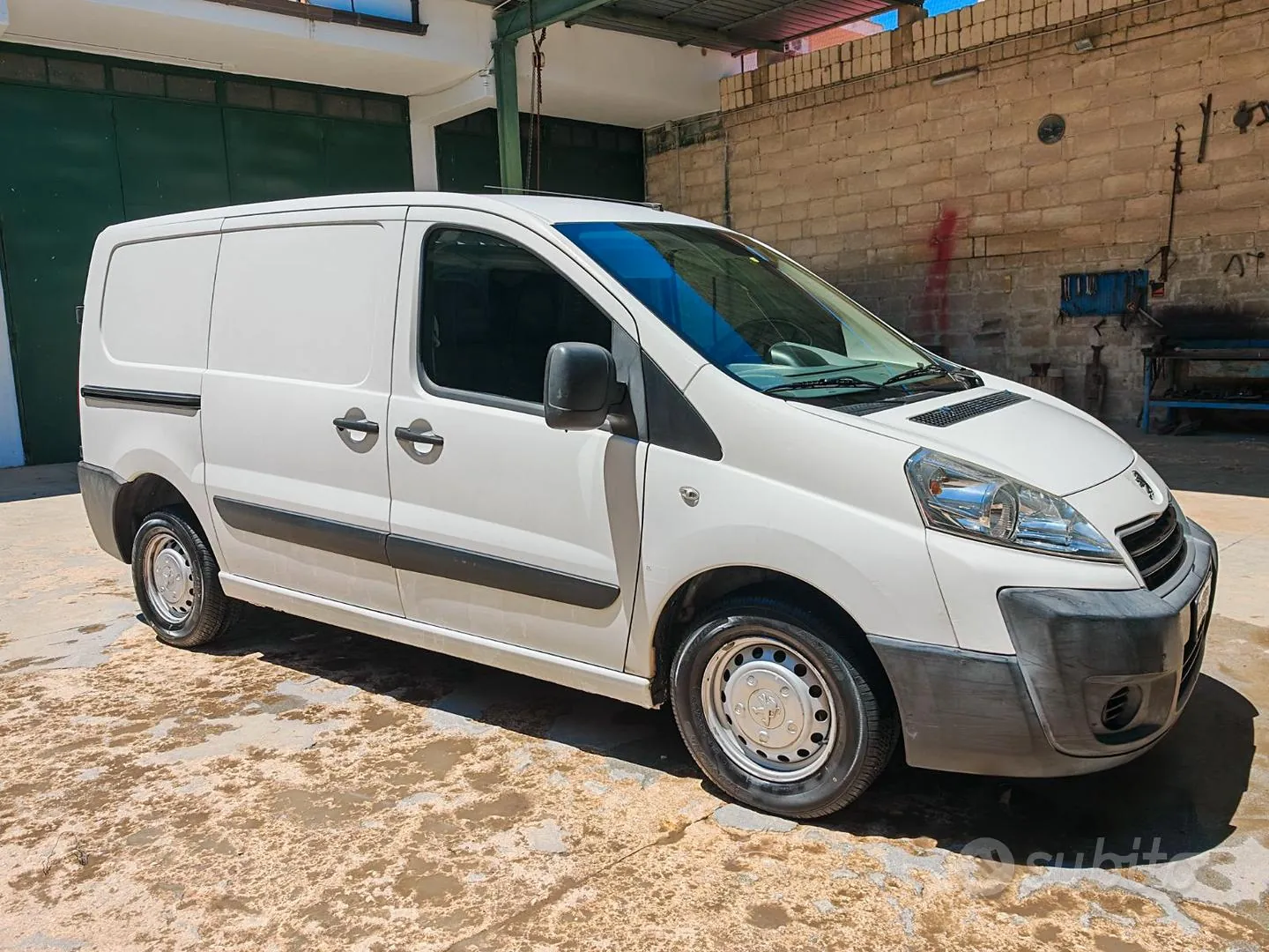 Peugeot Expert 2013 photo 2