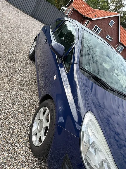 Opel Corsa 2011 photo 3