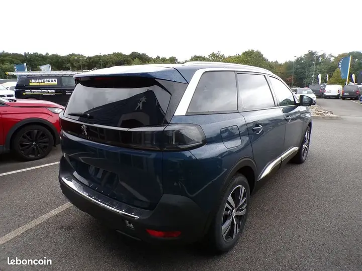 Peugeot 5008 2024 photo 3