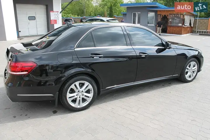 Mercedes-Benz E-Class 2013 photo 2