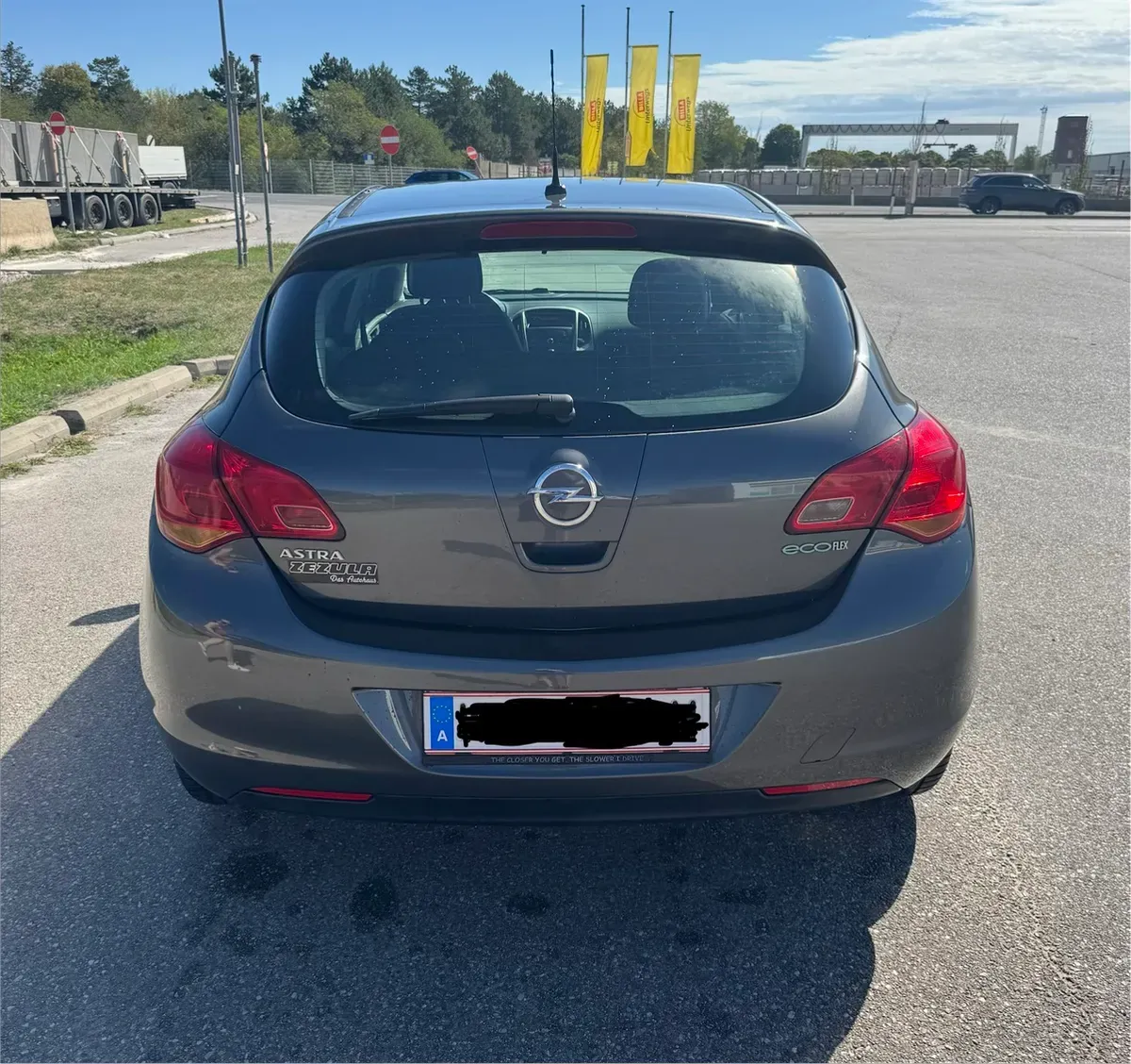 Opel Astra 2011 photo 3