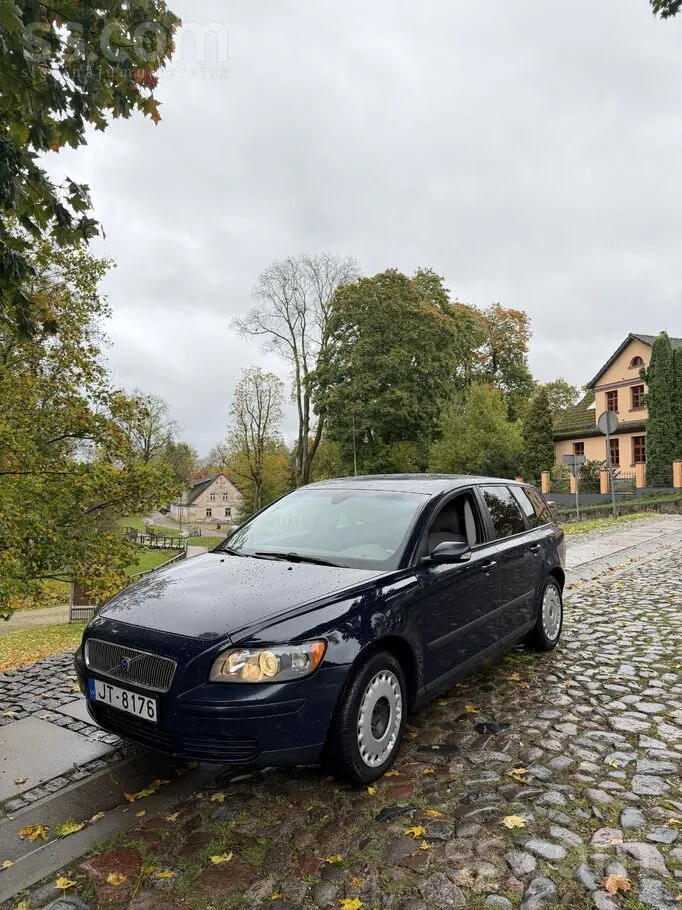 Volvo V50 2004 photo 2