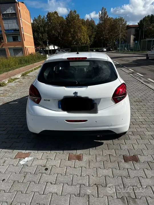Peugeot 208 2019 photo 4