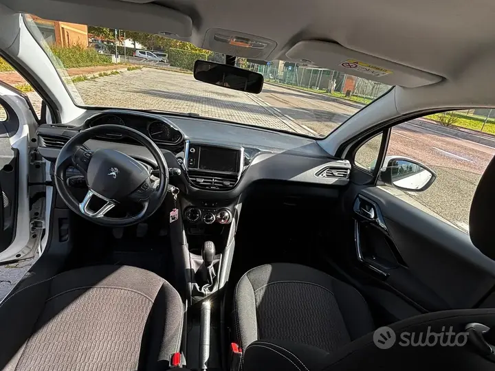 Peugeot 208 2019 photo 5