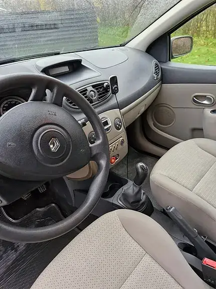 Renault Clio 2009 photo 4