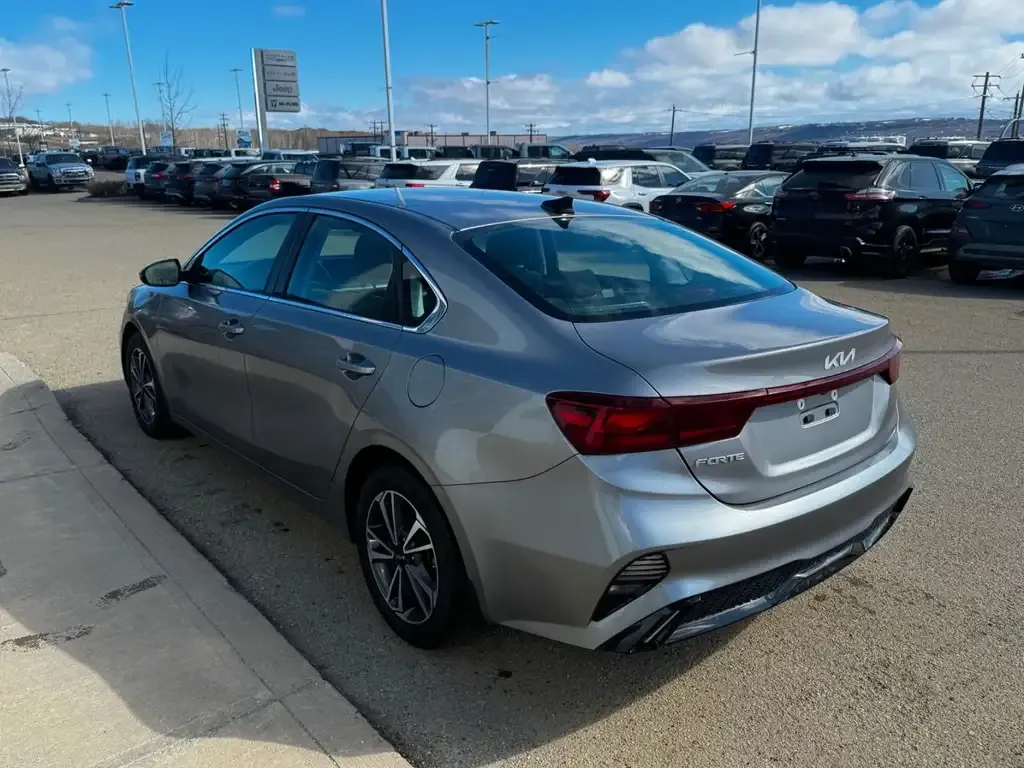 Kia Forte 2023 photo 5