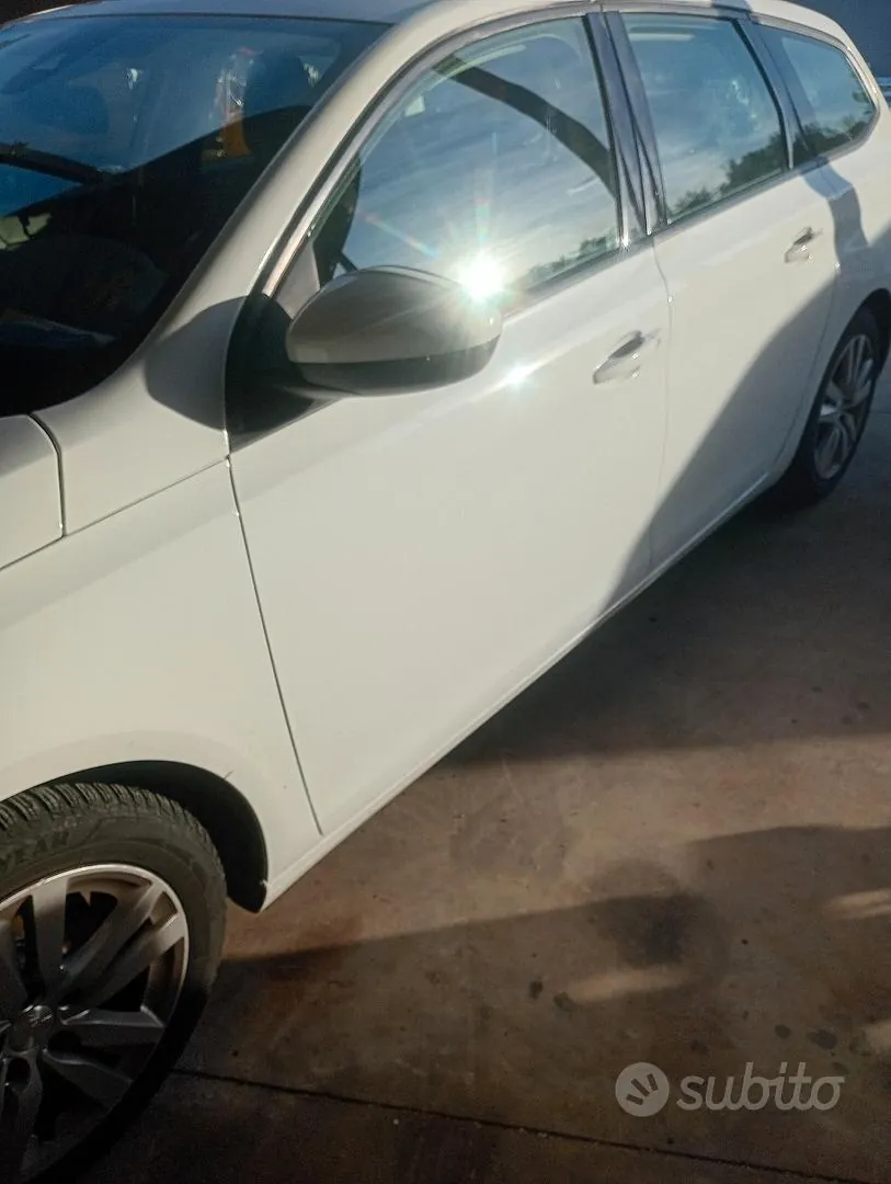 Peugeot 308 2019 photo 3
