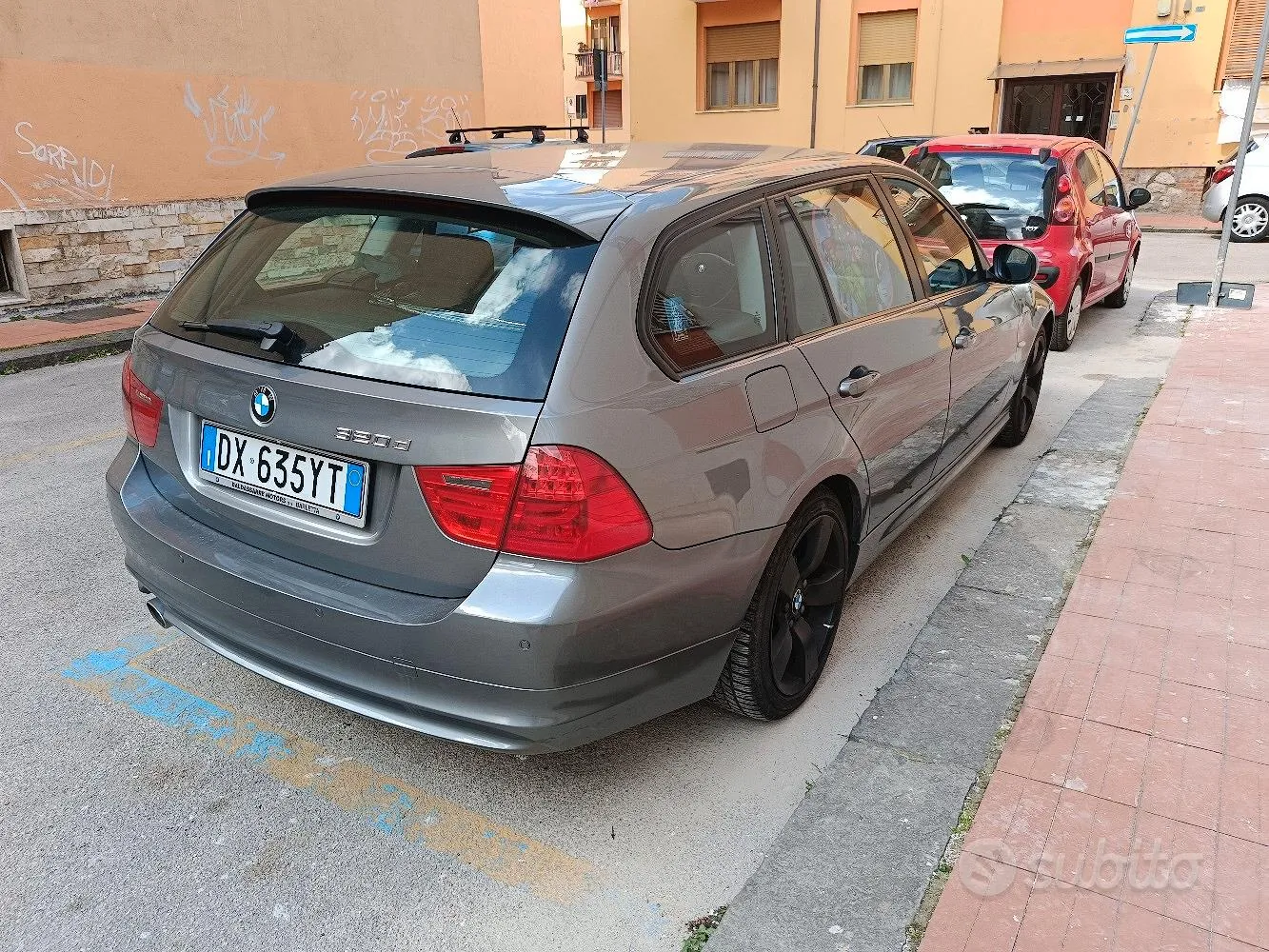 BMW 320 2009 photo 2