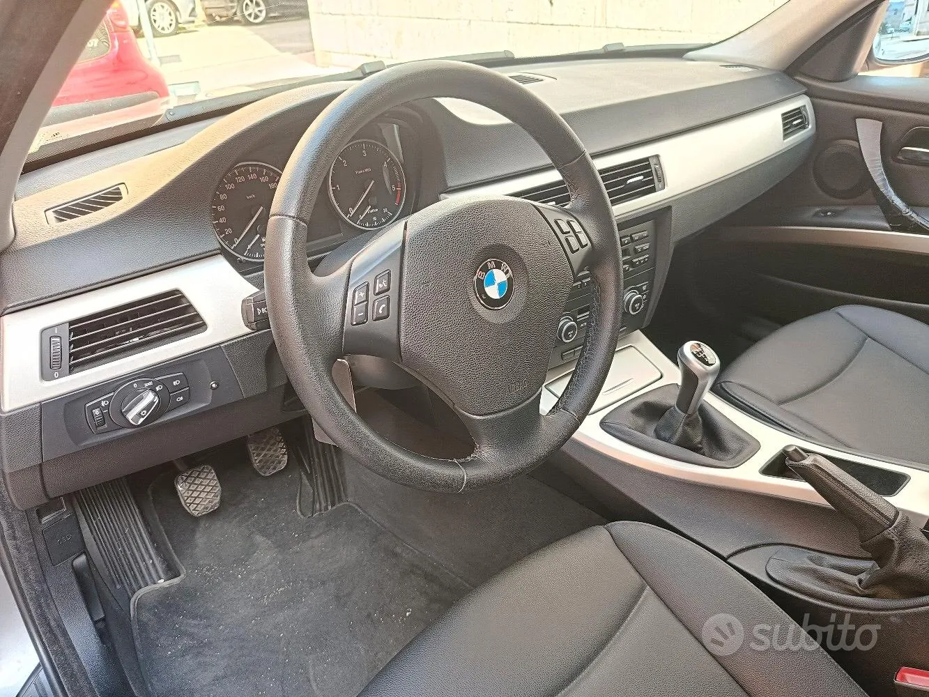 BMW 320 2009 photo 5