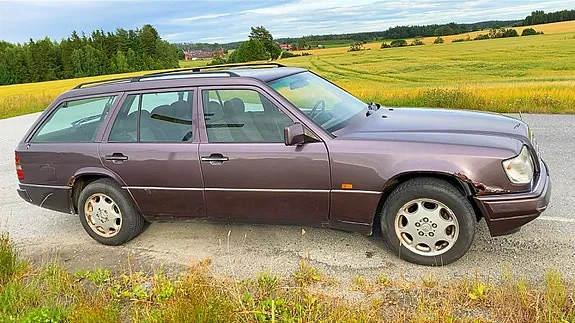 Mercedes-Benz E300 1991 photo 4