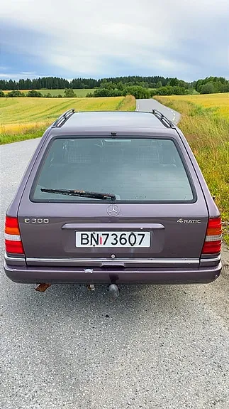 Mercedes-Benz E300 1991 photo 3