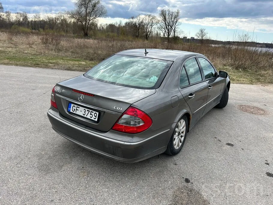 Mercedes-Benz E280 2006 photo 3