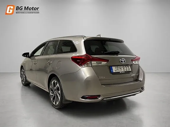 Toyota Auris 2015 photo 3