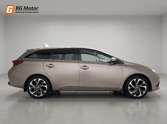 Toyota Auris 2015 photo 5