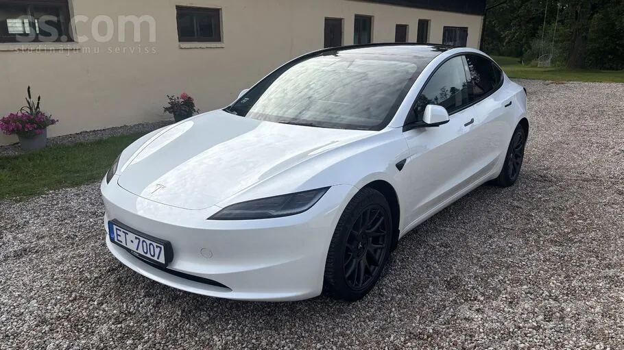 Tesla Model 3 2024 photo 2
