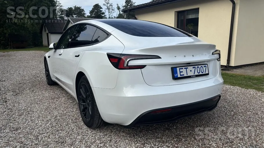 Tesla Model 3 2024 photo 4