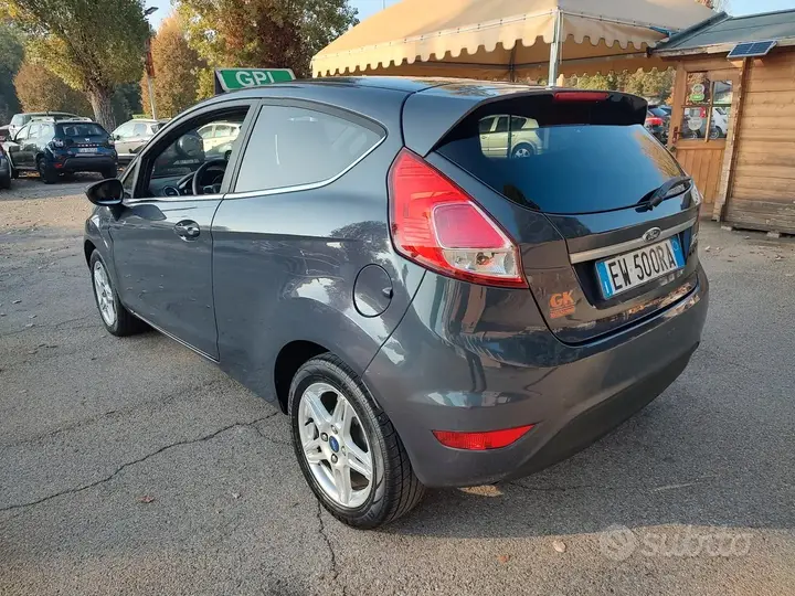 Ford Fiesta 2014 photo 2