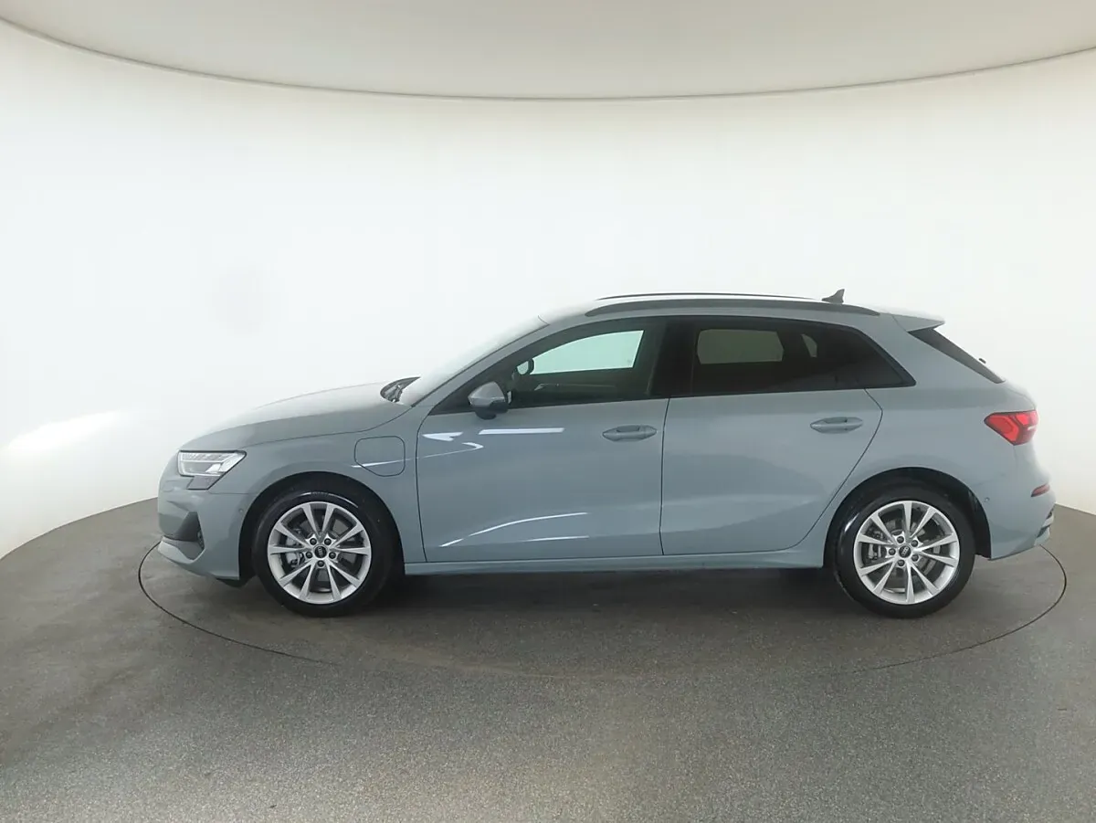 Audi A3 Sportback 2025 photo 2