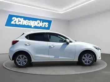 Mazda Demio 2017 photo 5