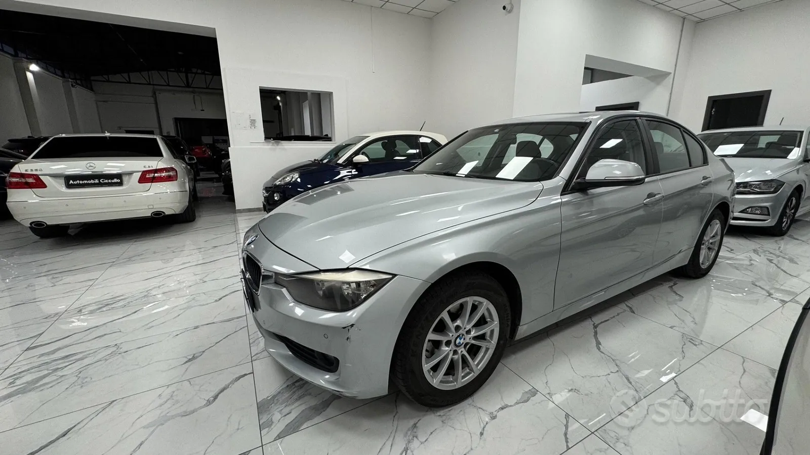BMW 318 2012 photo 3