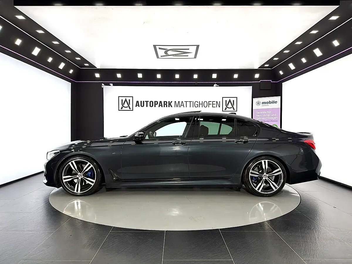 BMW 7 Series 2016 photo 3