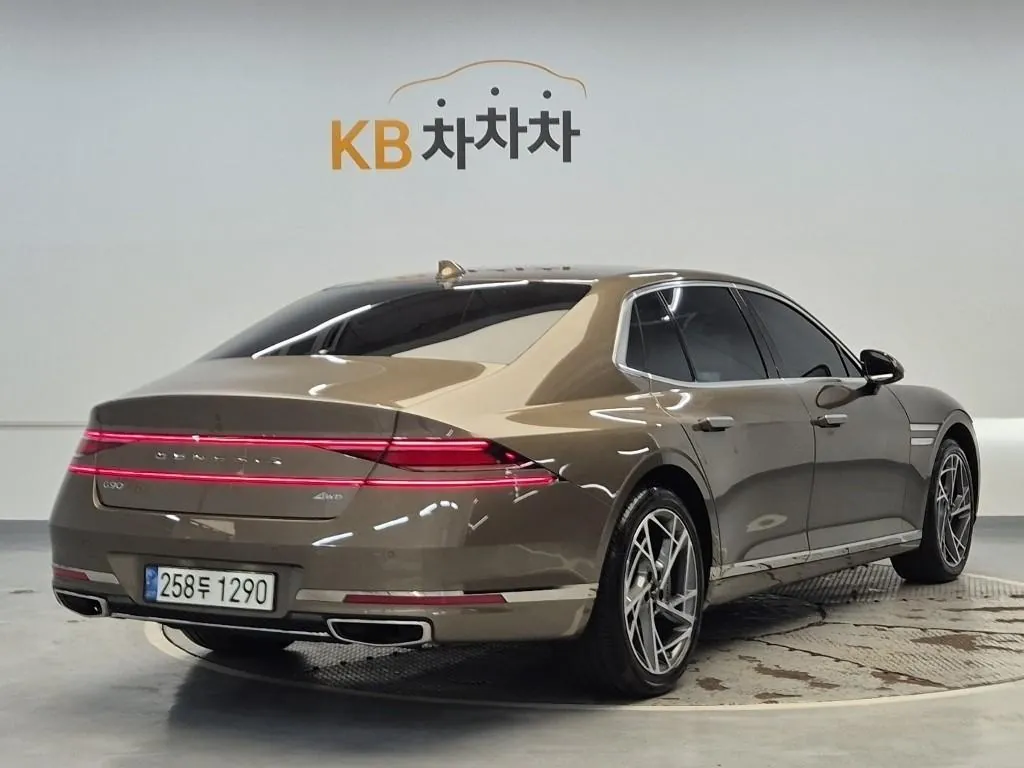 Genesis G90 2022 photo 3