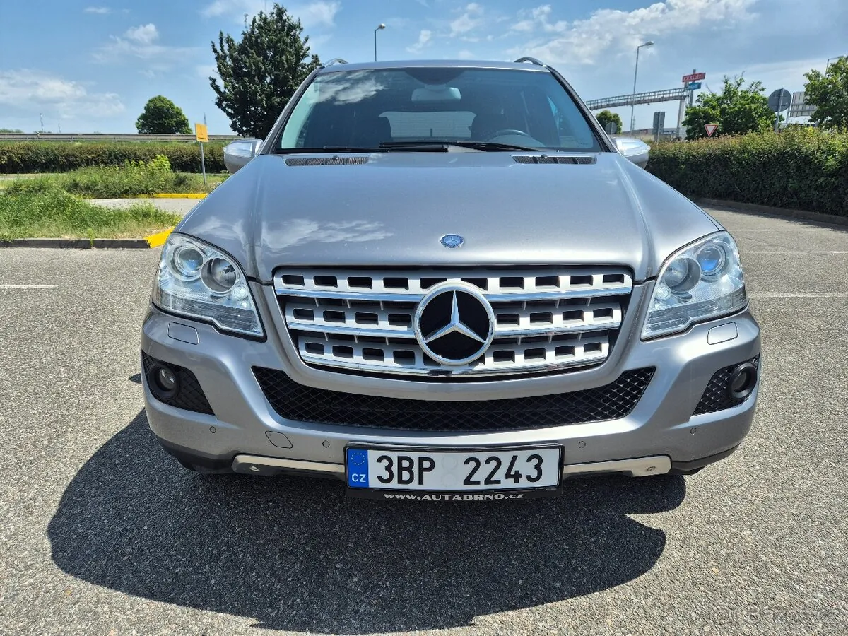 Mercedes-Benz Ml Class 2010 photo 2