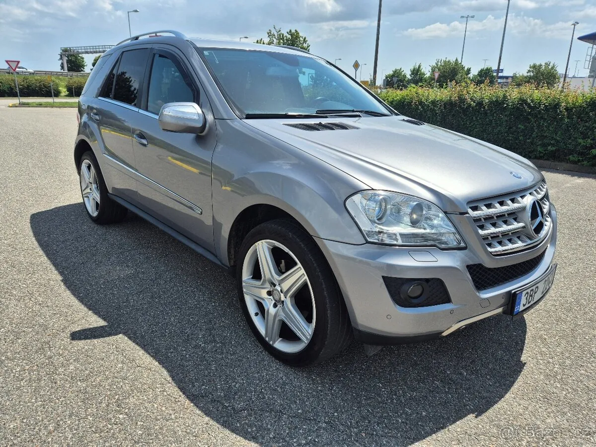 Mercedes-Benz Ml Class 2010 photo 3
