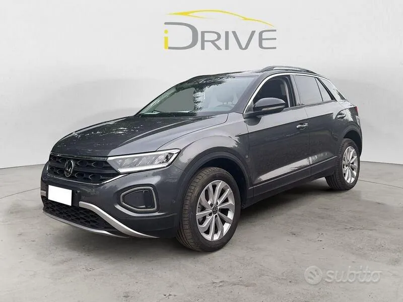 Volkswagen T-Roc 2022 photo 2