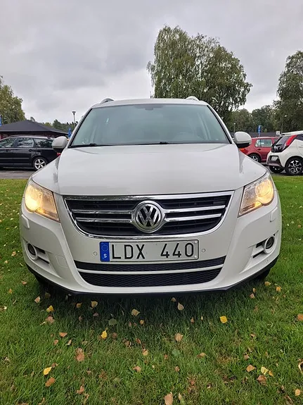 Volkswagen Tiguan 2011 photo 2